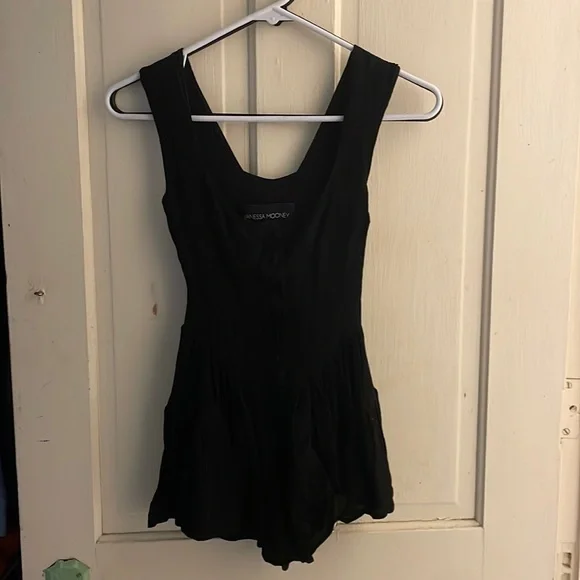 Black Vanessa Mooney Elisabeth Romper - Picture 3 of 5
